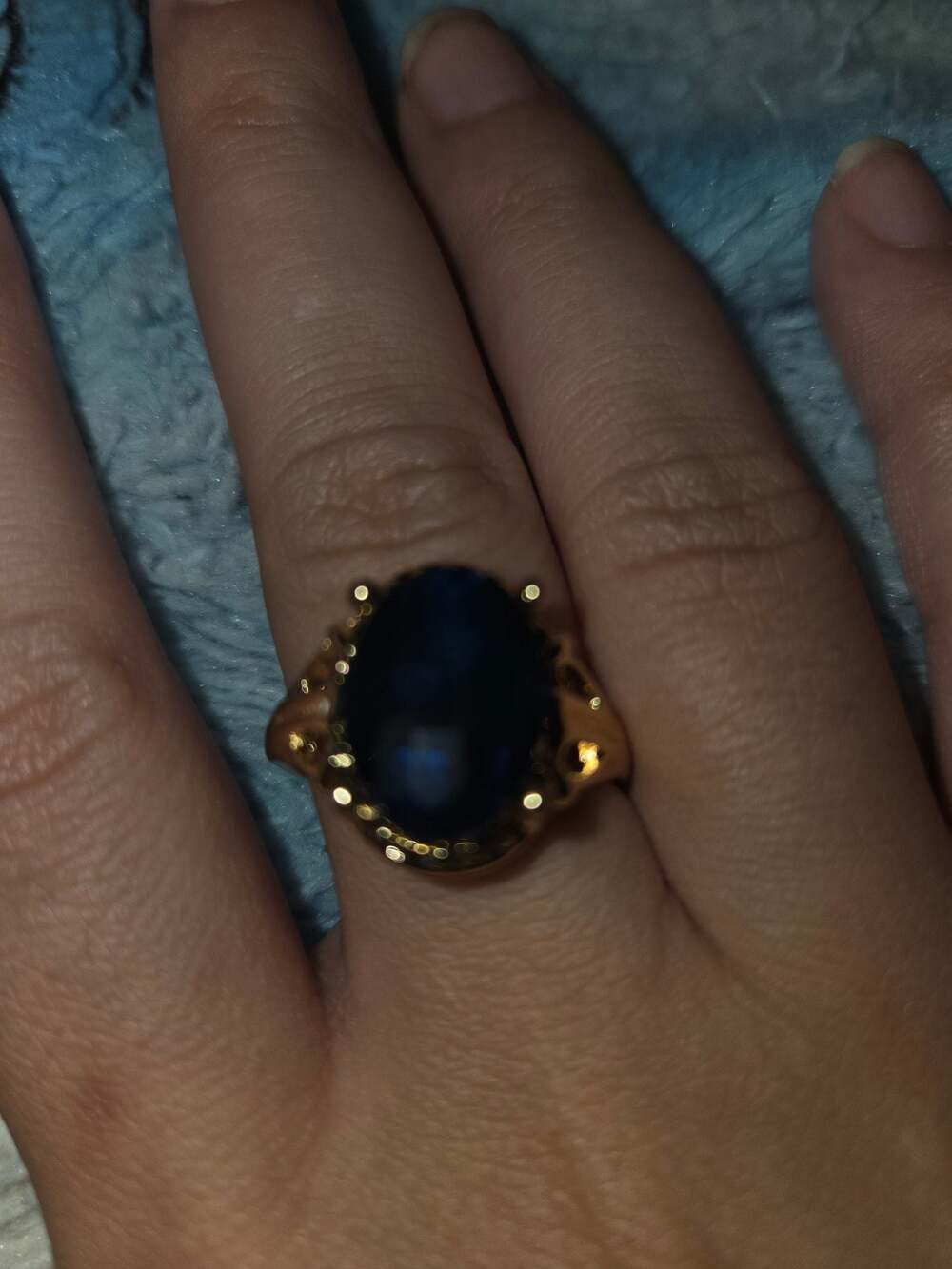 Vintage-Inspired Faux Sapphire Statement Ring – Gold-Tone Iron Alloy – Oval